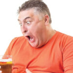 bière, consommation excessive de bière, houblon et la bière, gros ventre, gros seins, seins qui poussent