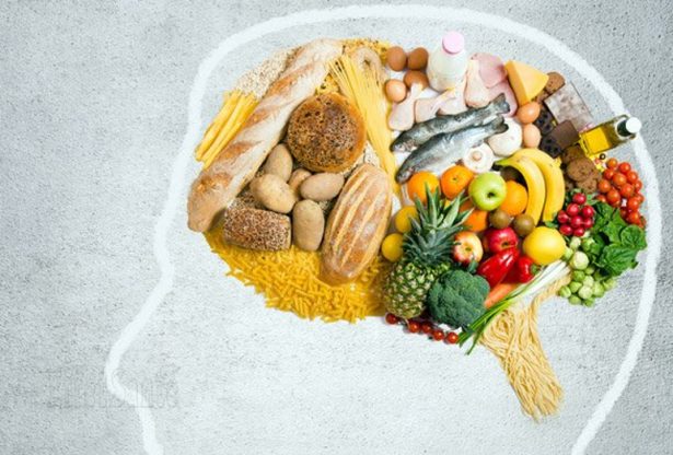 cerveau, sucreries, mauvais aliments pour le cerveau, thon, frites, riz, pâtes, sucre, restauration rapide