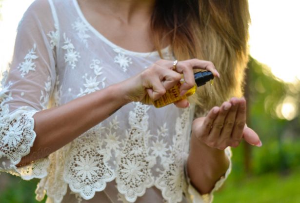 huile essentielles, huiles naturelles, huile de rose, huile de jojoba, huile de carottes, huile de jasmin