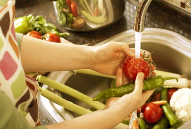 des aliments dangereux, alimentation dangereuse, fruits et légumes dangereuses