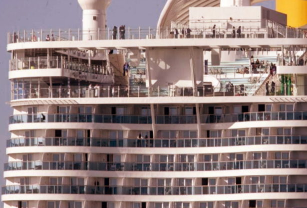 passagers bloqués sur bateau