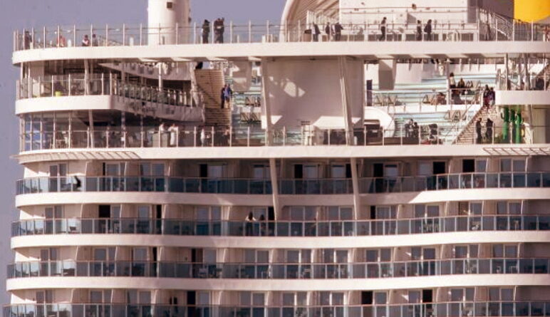 passagers bloqués sur bateau